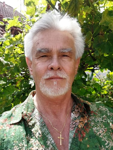 Customer photo review of Chemise à manches courtes boutonnée verte en coton rétro de vacances vintage pour hommes