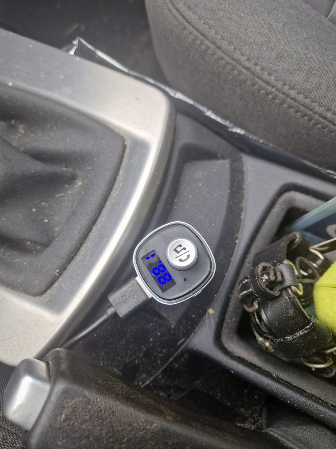 Customer photo review of Wegman Bluetooth FM Transmitter - Bluetooth carkit - Zilver