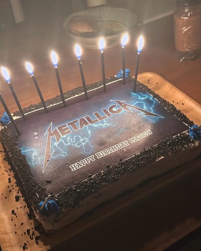 Customer photo review of A4 Rectangle Custom Edible Icing Image