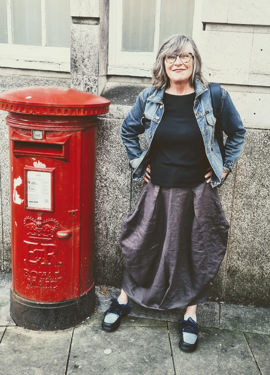 Customer photo review of Organic Linen Skirt: Discover the Tranquil Comfort of Minimalist Elegance in Black