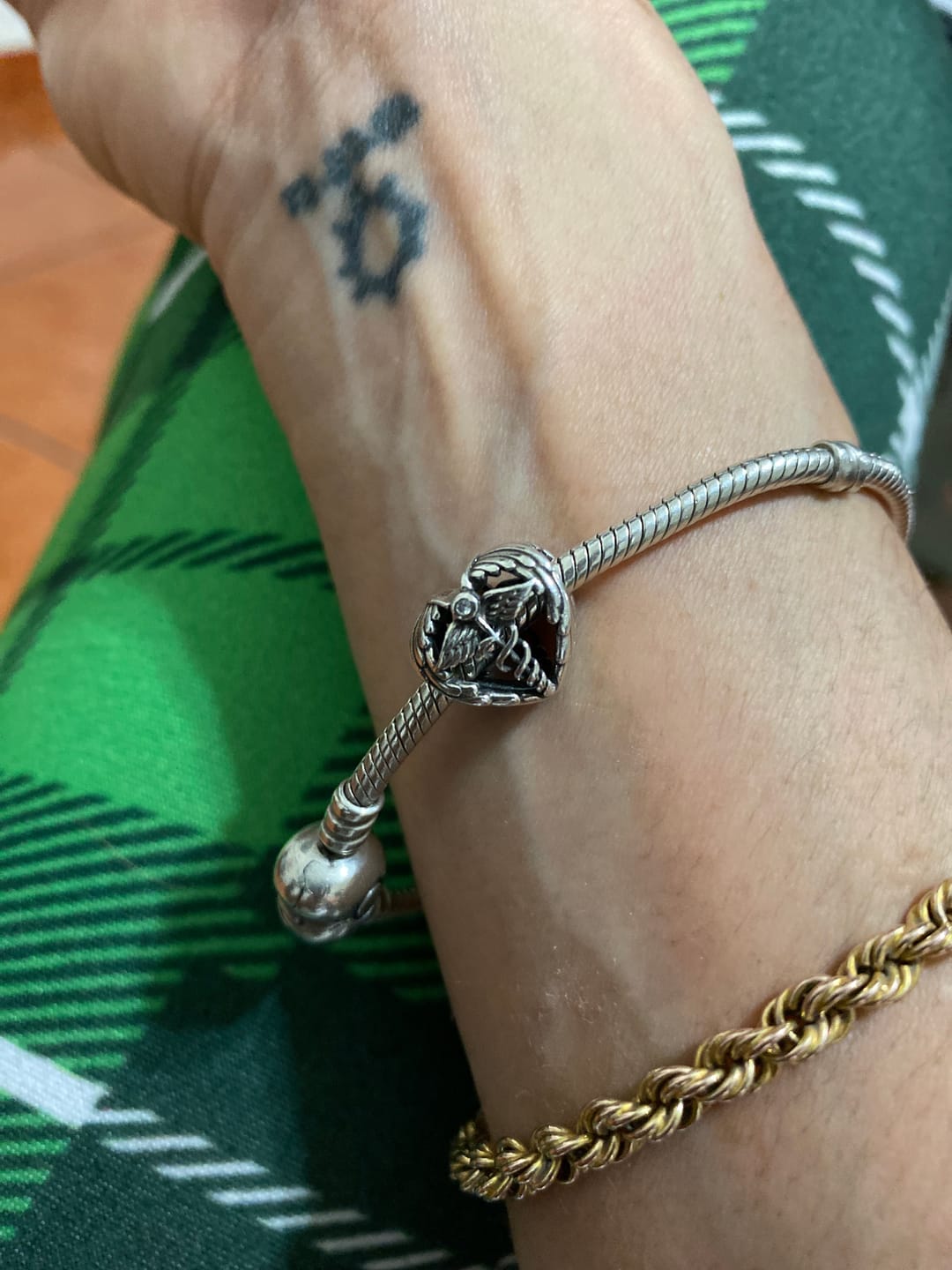 Customer photo review of Charm Corazon Medico