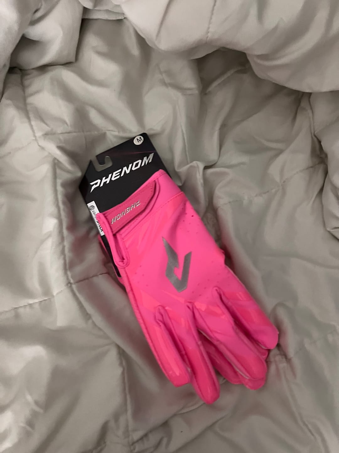 Customer photo review of Phenom Elite VPS5 Adult Football Gloves - Team Colors
