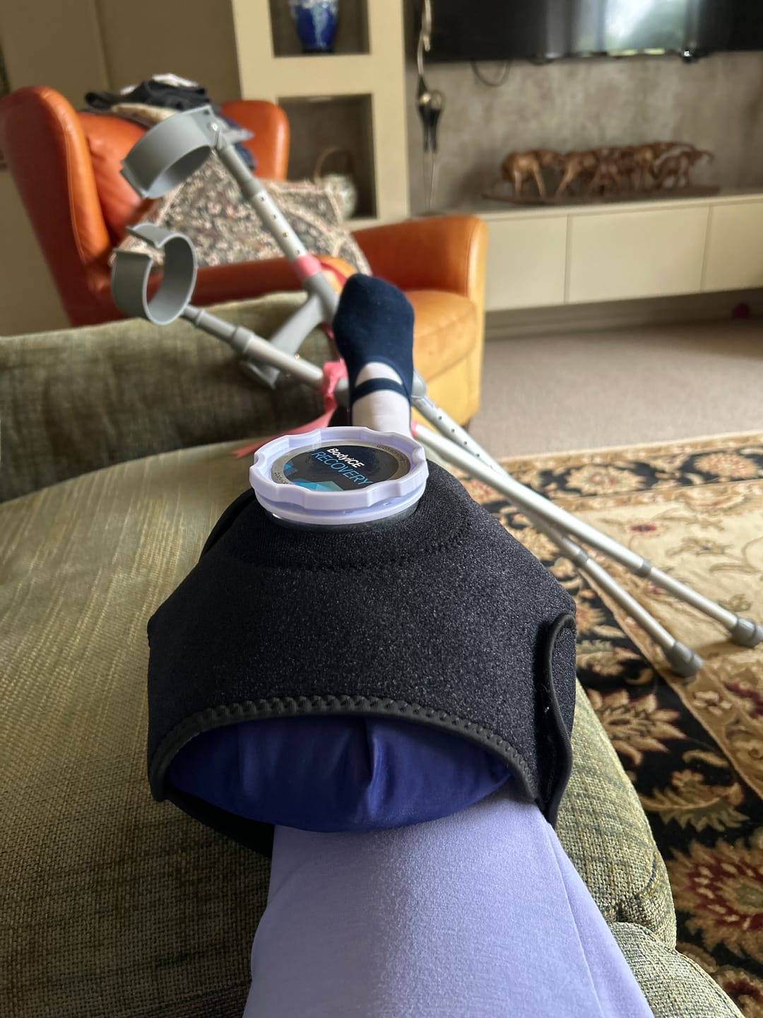 Customer photo review of Medium Universal Knee Ice Pack