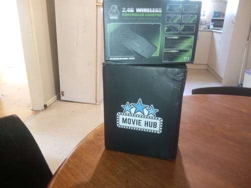 Customer photo review of MovieHub™ Ultra HD Gaming Bundle