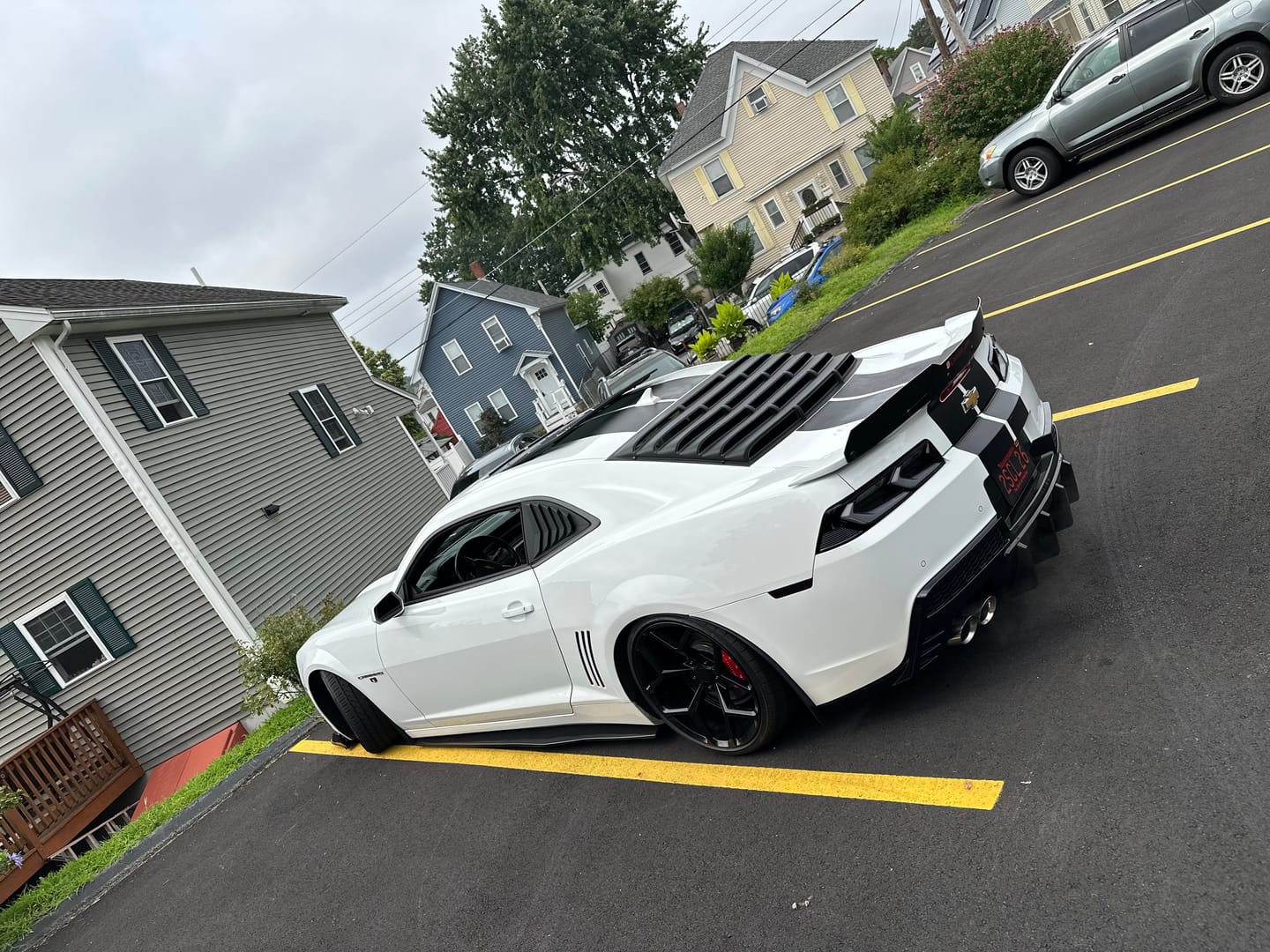 Customer photo review of 2014-2015 Chevy Camaro Evo Style Shark Fins Rear Diffuser Quad/Single Tips