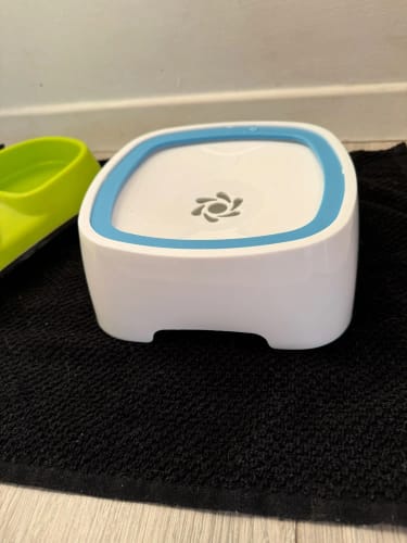 Customer photo review of Vixinx AquaBuddy™ - Anti-spill water bowl