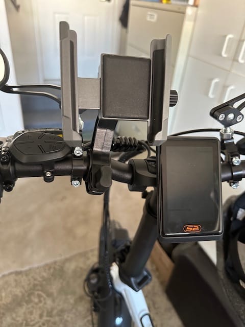 Customer photo review of 360° Rotation Adjustable Universal Bike Accessories Bike Phone Holder