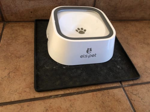 Customer photo review of Vixinx AquaBuddy™ - Anti-spill water bowl