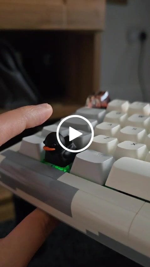 Customer video review of Duckey Keycap