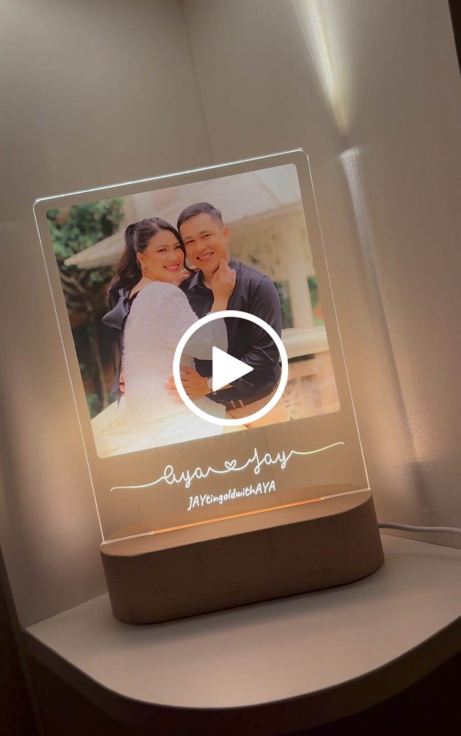 Customer video review of Euer Liebeslicht mit Foto (eckig)