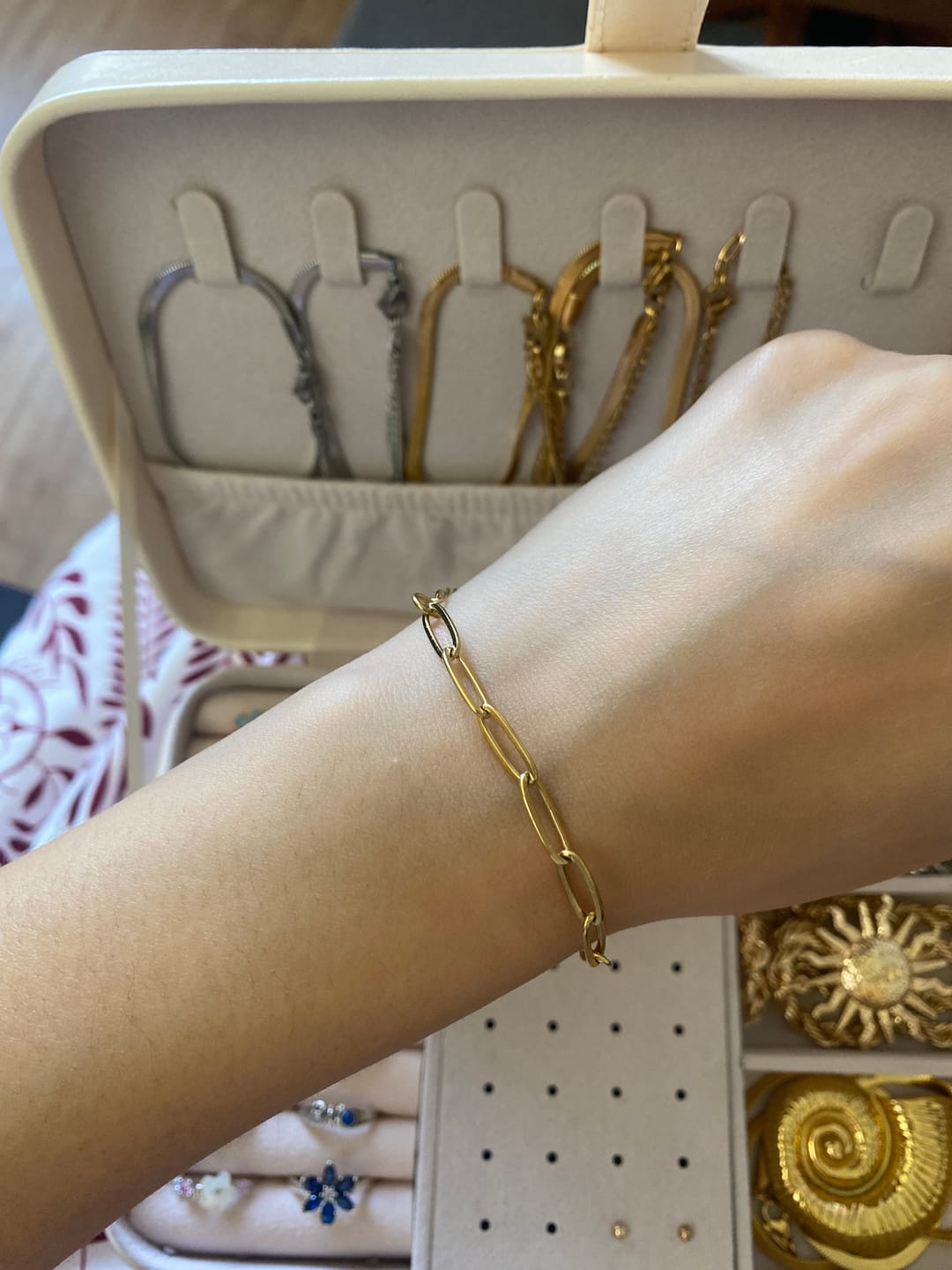 Customer photo review of Paperclip Gold Bracelet
