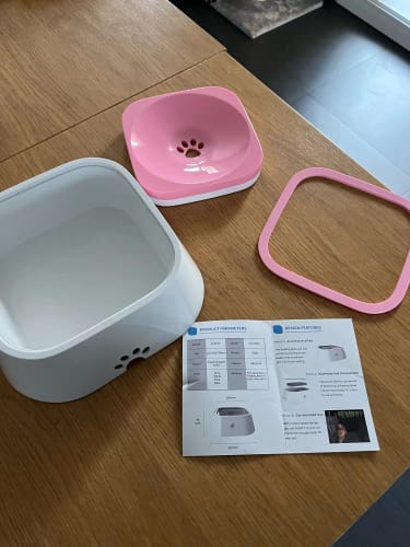 Customer photo review of Vixinx AquaBuddy™ - Anti-spill water bowl