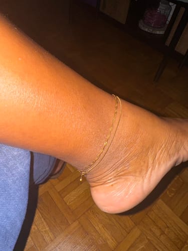 Customer photo review of THIN ANKLET.