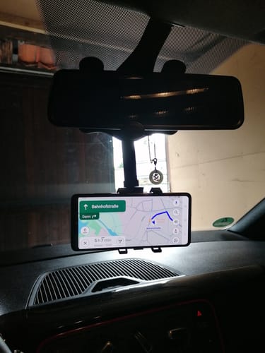 Customer photo review of Drehbare Auto-Rückspiegel-Handyhalterung