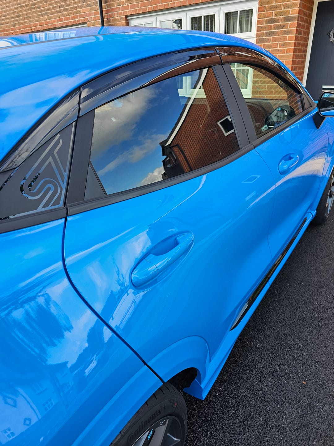 Customer photo review of Auto Clover Wind Deflectors Set for Ford Puma 2019+ (6 pieces)