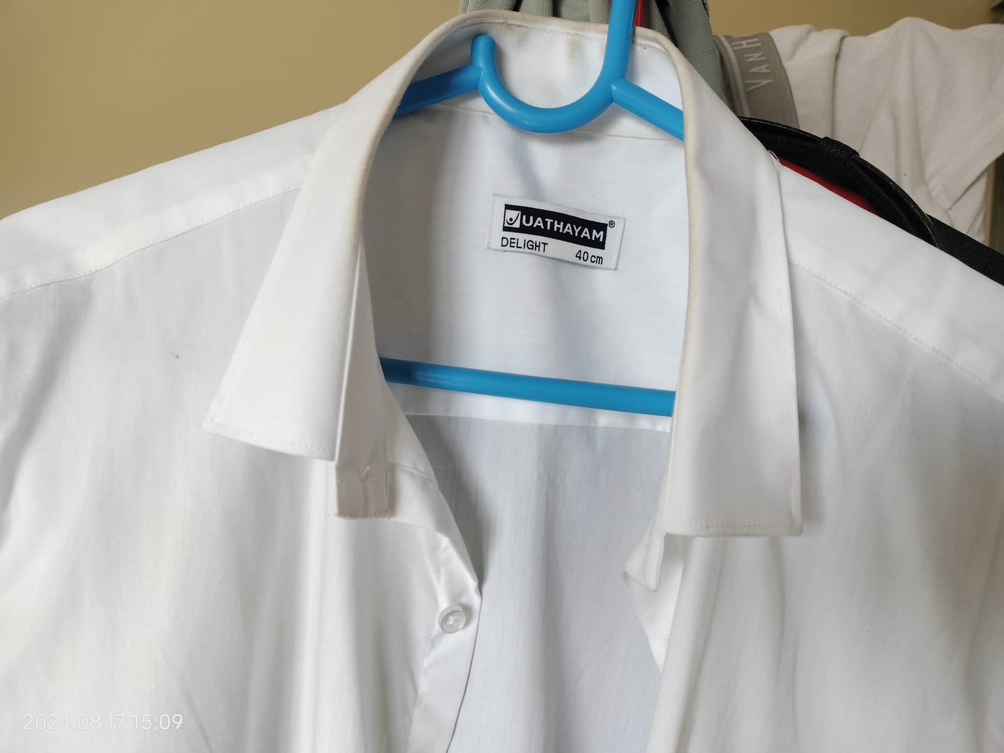 Customer photo review of AQUA Stain Free White Shirts