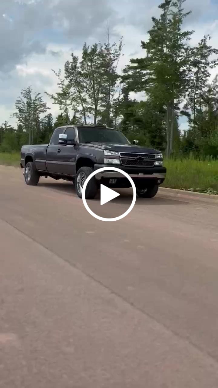 Customer video review of 2001-2007 Duramax 5" Down Pipe Back Exhaust - No Muffler (S60200PLM)