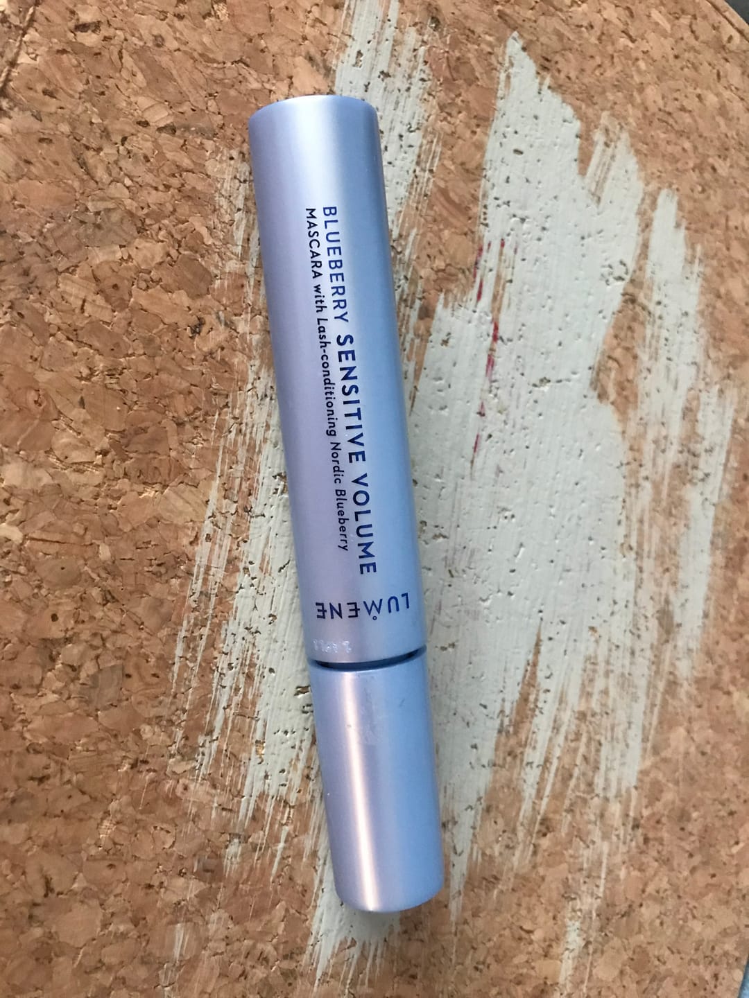 Customer photo review of Спирала за чувствителни очи „Супер oбем и дължина“ Lumene Blueberry Sensitive Volume Mascara