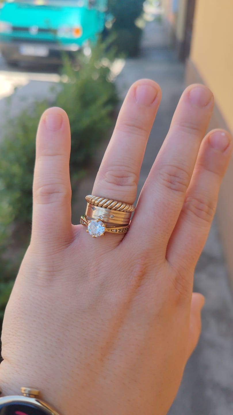 Customer photo review of Inel Crystals - Gold