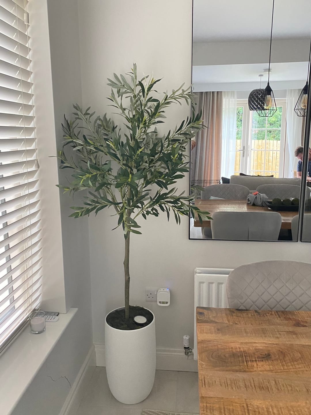 Kundenbewertung mit Foto: Hoher Eisen-Blumentopf – Weiß