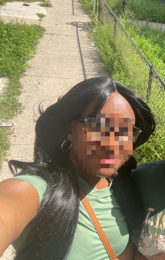 Customer photo review of Shake-N-Go Freetress Equal Synthetic Curtain Bang HD Lace Wig - BOMBSHELL