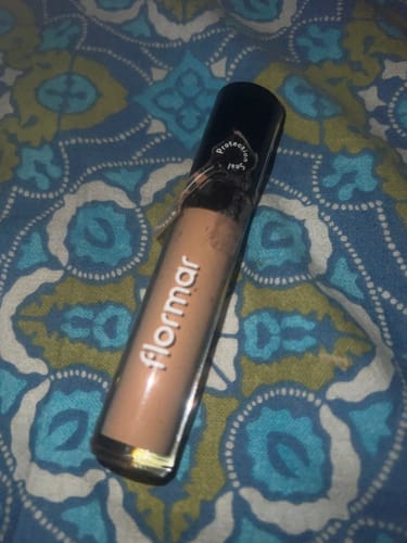 Customer photo review of Perfect Coverage Liquid Concealer