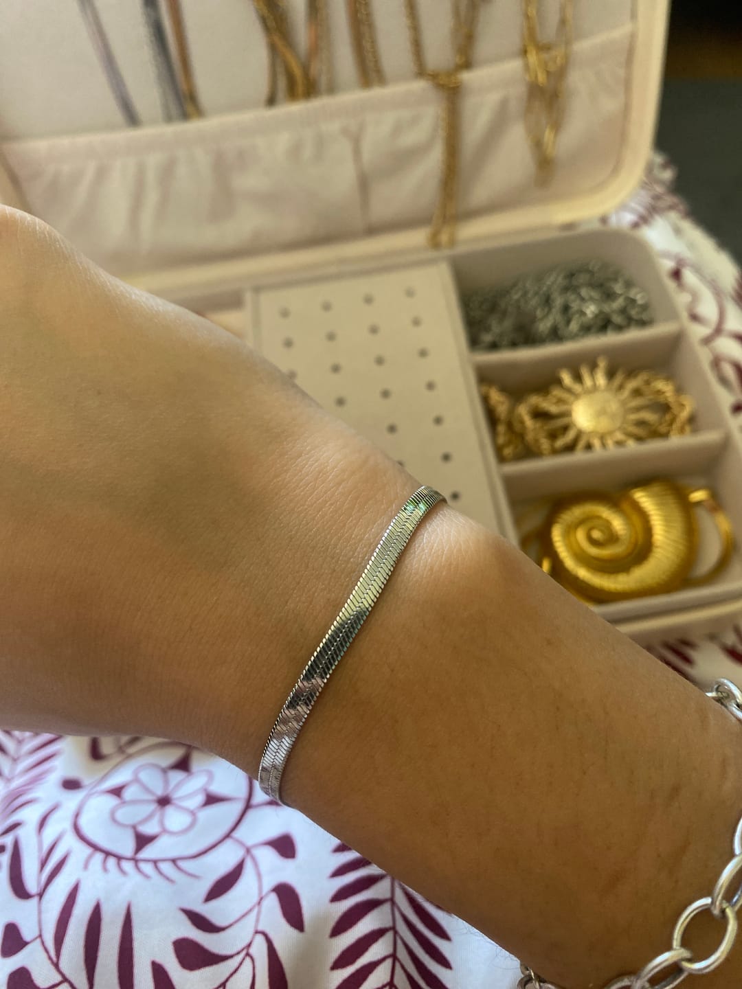 Customer photo review of Sarya Snake Chain Silver Bracelet