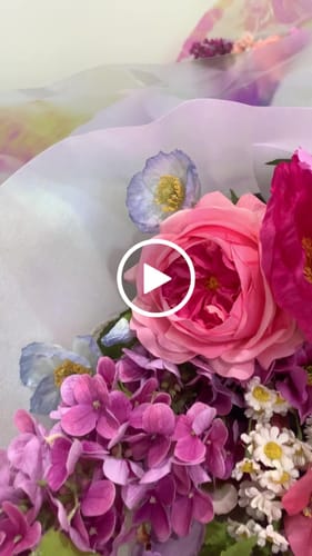 Customer video review of Pastel Silk Flowers