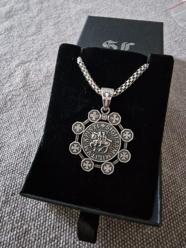 Customer photo review of Sterling Silver Pendant necklace Knights Templar soldiers of Christ on horseback