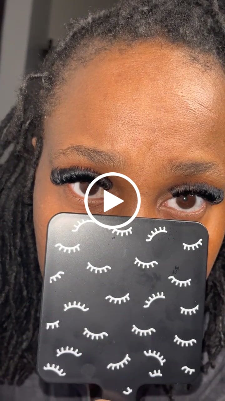 Customer video review of Premium Eyelash Extensions 0.05mm