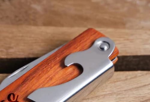 Customer photo review of Personalisierter Flaschenöffner Korkenzieher aus Holz