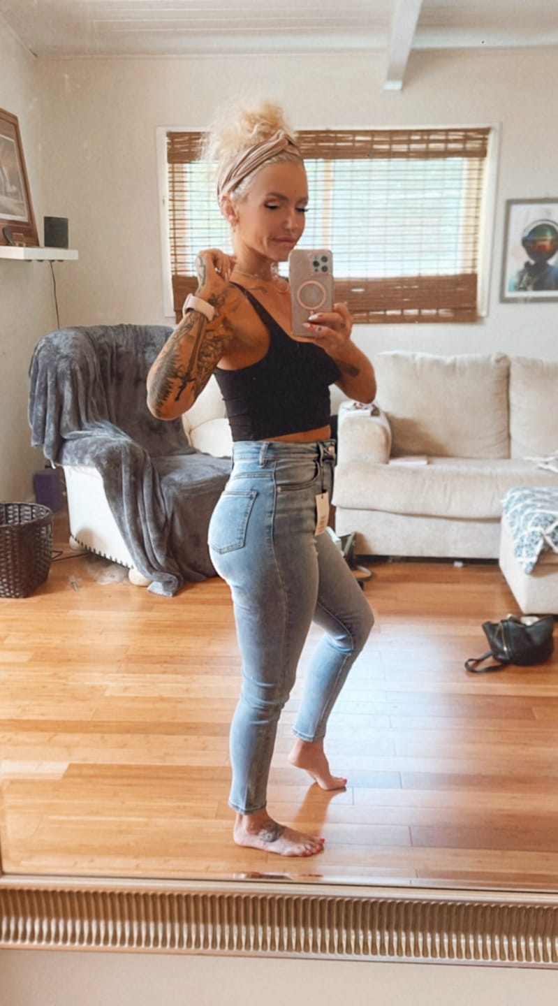 Customer photo review of Dharma High-Rise Skinny Jean  #FlatteringFit