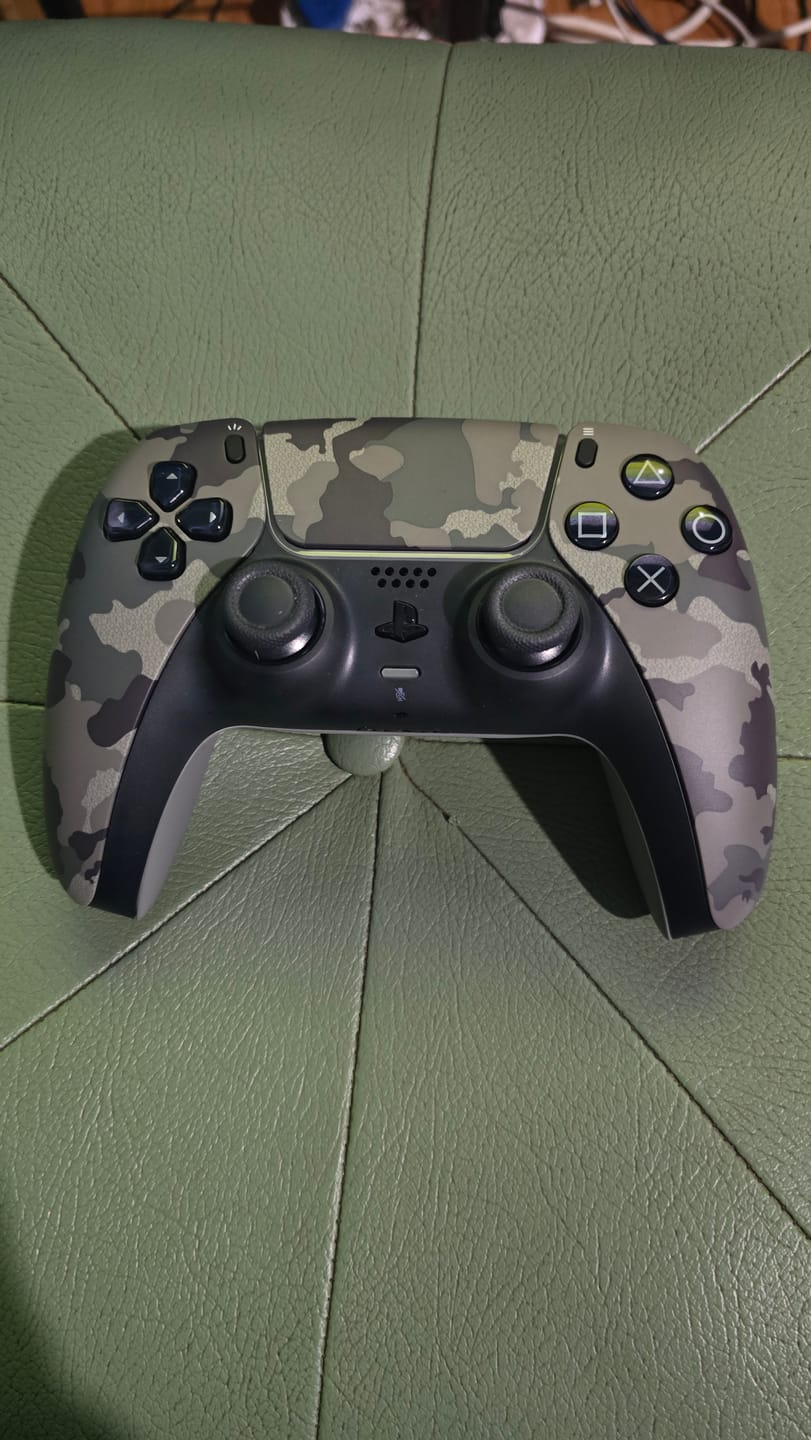 Customer photo review of PlayStation 5 (PS5) DualSense Wireless Controller - Grey Camouflage