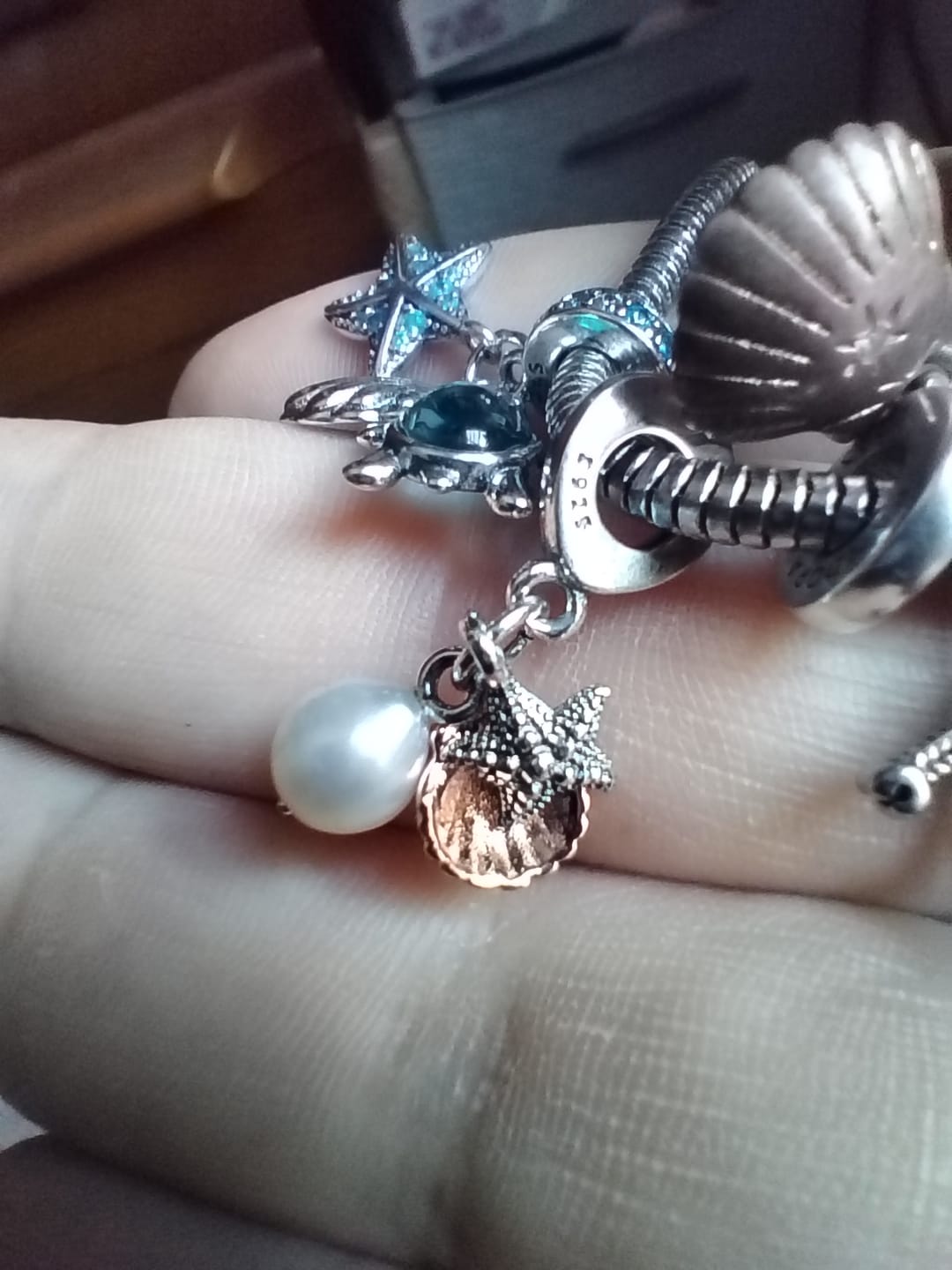 Customer photo review of Charm Conchita de Mar con Perla