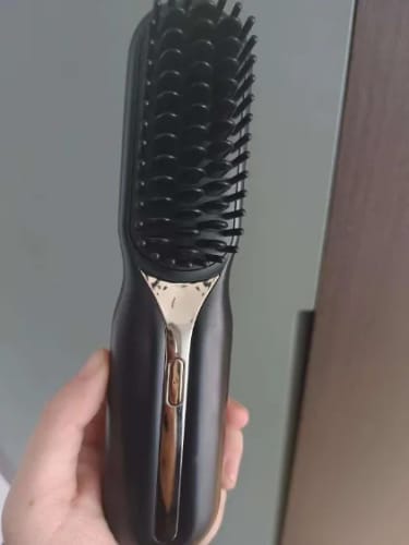 Customer photo review of LumoShine Brush® - Vielseitige Bürste für jeden Haarstyle