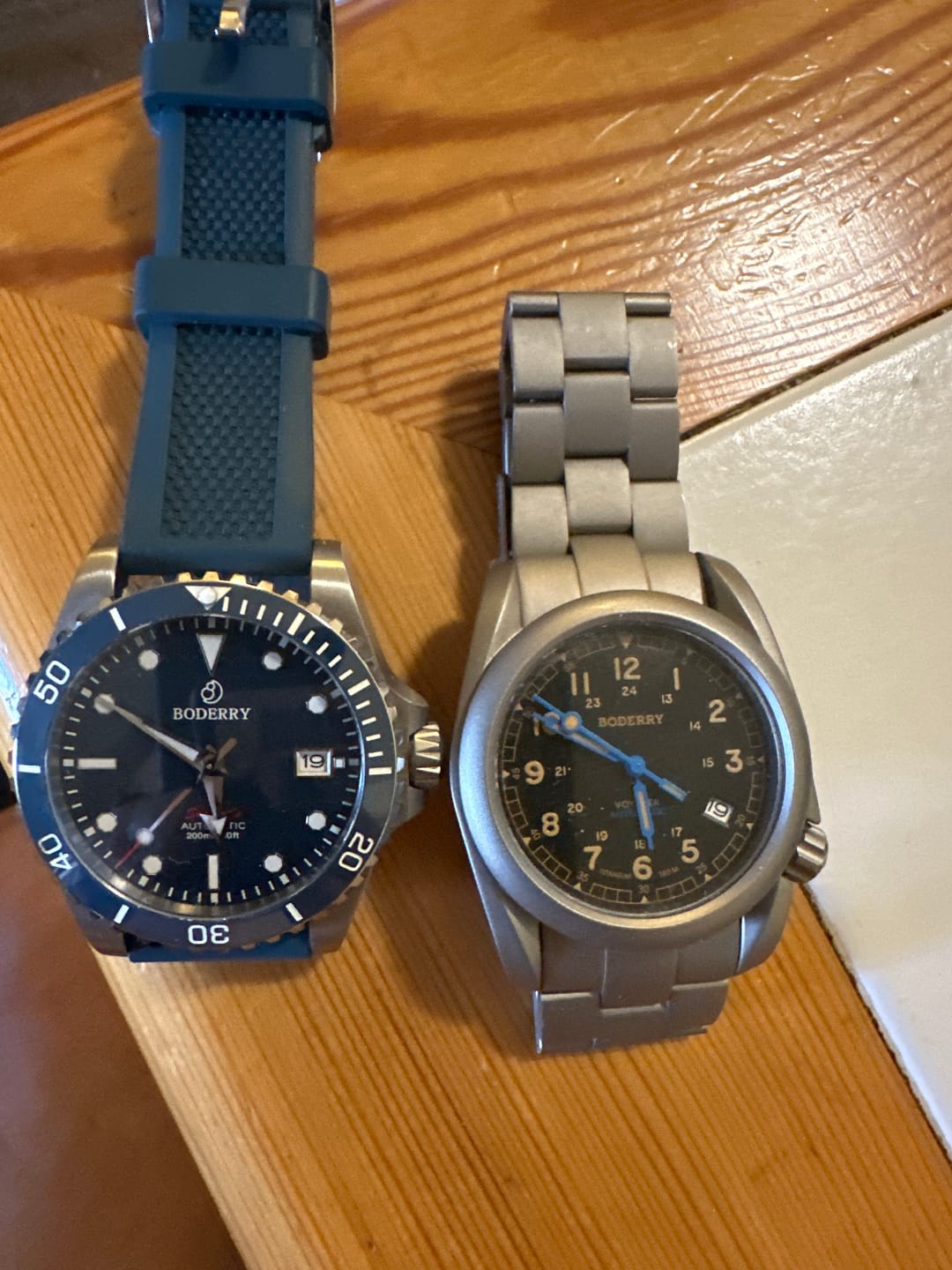 Customer photo review of VOYAGER - 100M Waterproof Titanium Automatic Field Watch | Vintage Noir-bracelet