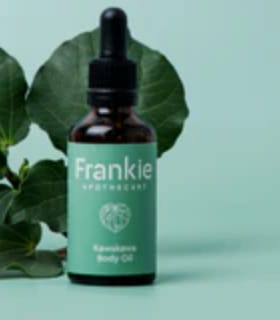 Customer photo review of Kawakawa Body Oil