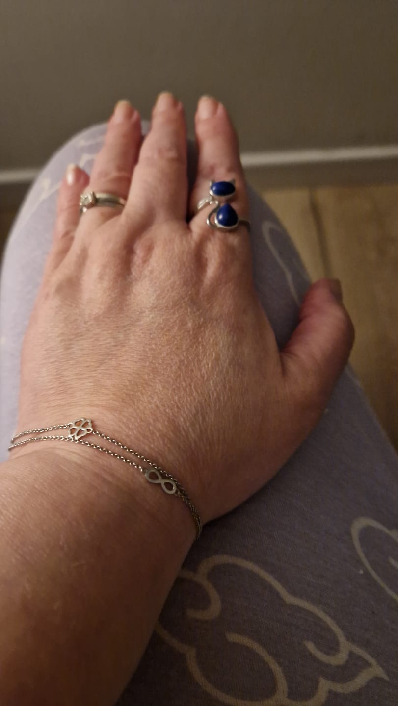 Customer photo review of Bague Ajustable "Chat" en Lapis Lazuli