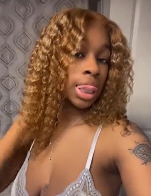 Customer photo review of Wavymy Honey Blonde Highlight Wear Go Glueless Water Wave Wig 4x6 Pre-cut Pre-plucked Bleached Knots Wig 100% Human Hair