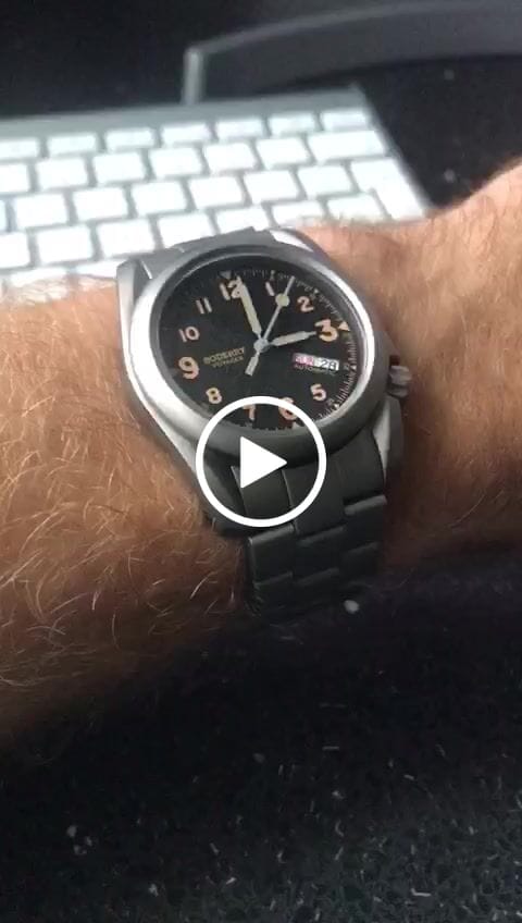 Customer video review of 3-link Titanium Bracelet | 22mm lug width,Fits only for Voyager Watch