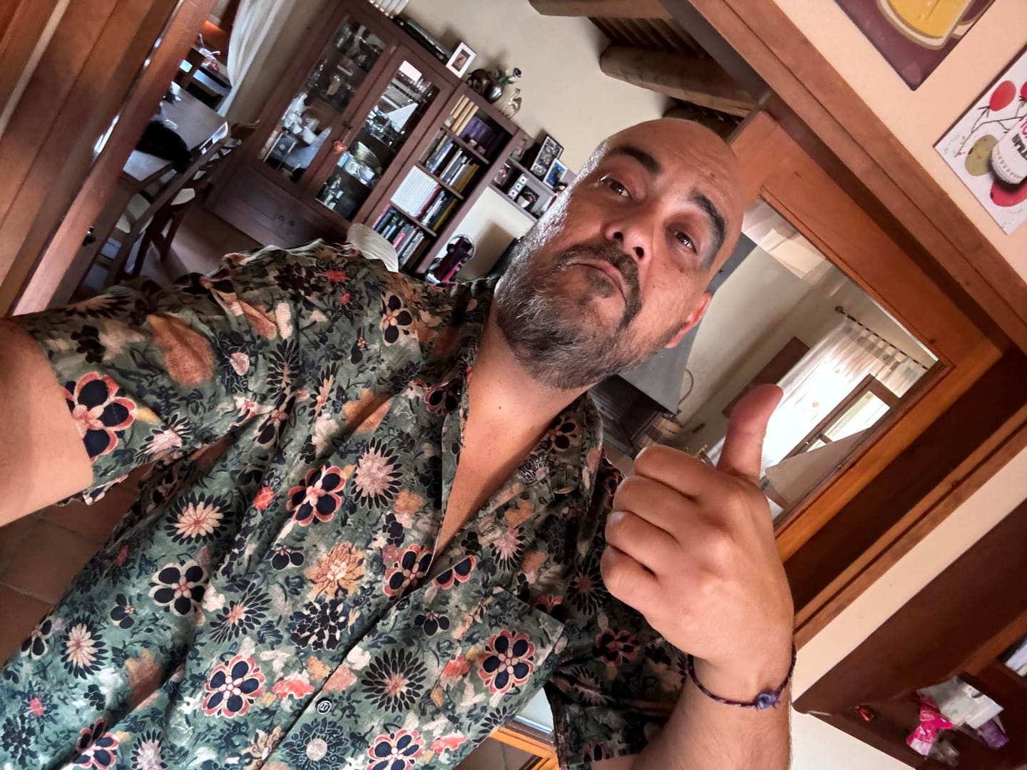 Customer photo review of Chemise hawaïenne en coton vert à manches courtes pour hommes, imprimé floral vintage
