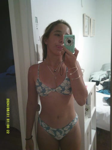 Customer photo review of Padang Top - Blue Hawaii