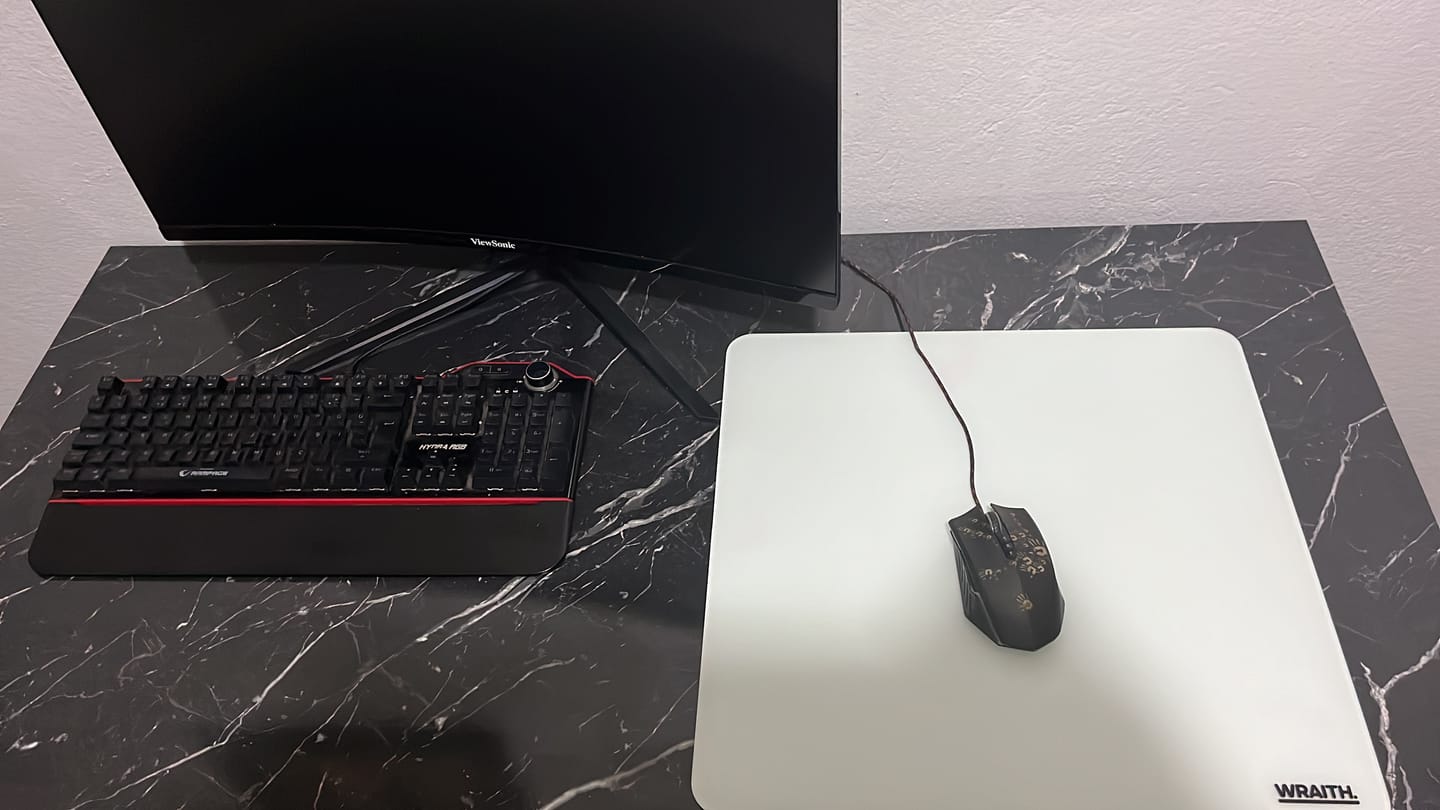 Customer photo review of Wraith Cosmic Glass V2 Cam Mousepad