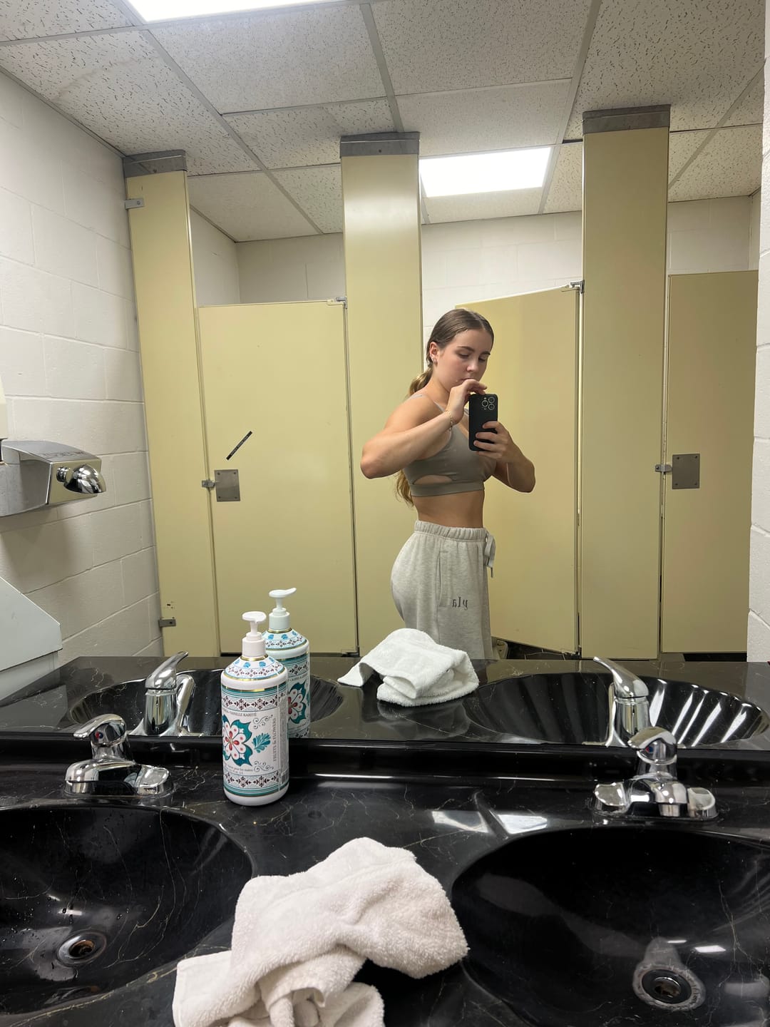 Customer photo review of W229 - Urban Straight Leg Jogger