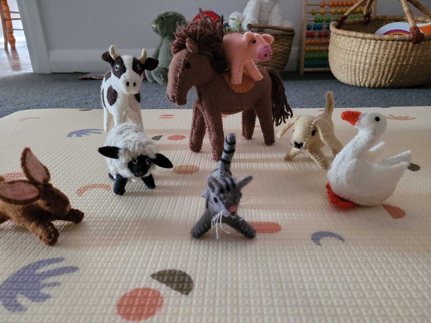 Customer photo review of Felt Farm Animals Toys Set - Set of 10 Toys