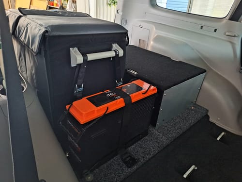Customer photo review of iTECH100SX Slim 12v 100Ah Lithium LiFePO4 Deep Cycle Battery