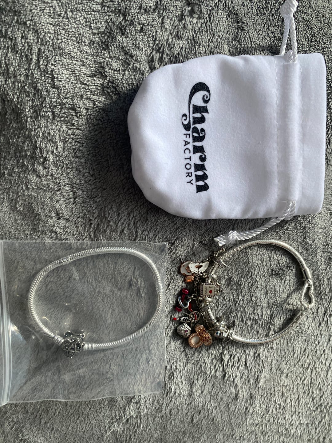 Customer photo review of Charm Amor al Gym
