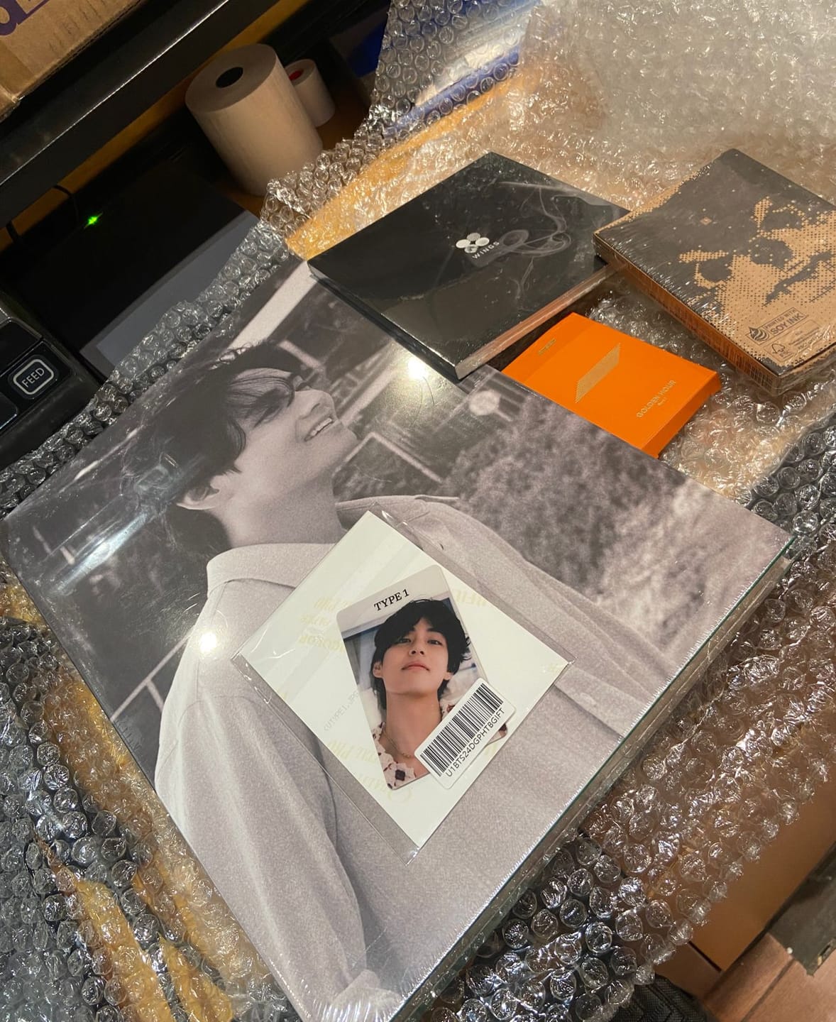 Customer photo review of BTS V - LAYOVER 1ST SOLO ALBUM WEVERSE VER.