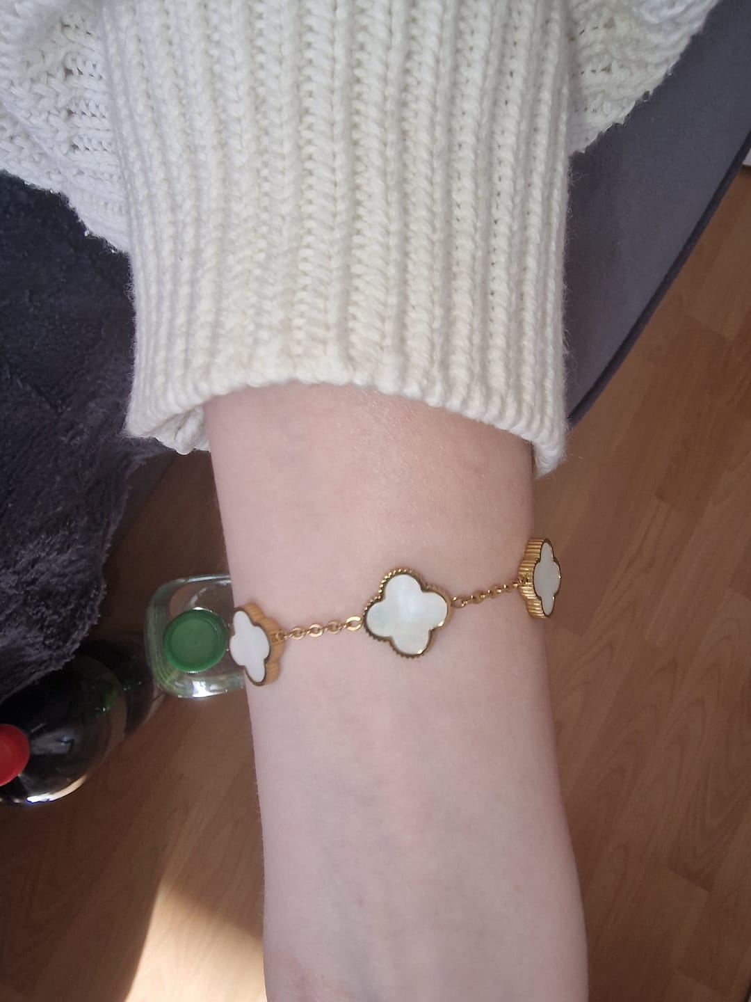 Customer photo review of Perlmutt Lucky Leaf Abbaddon Armband 14k Vergoldet