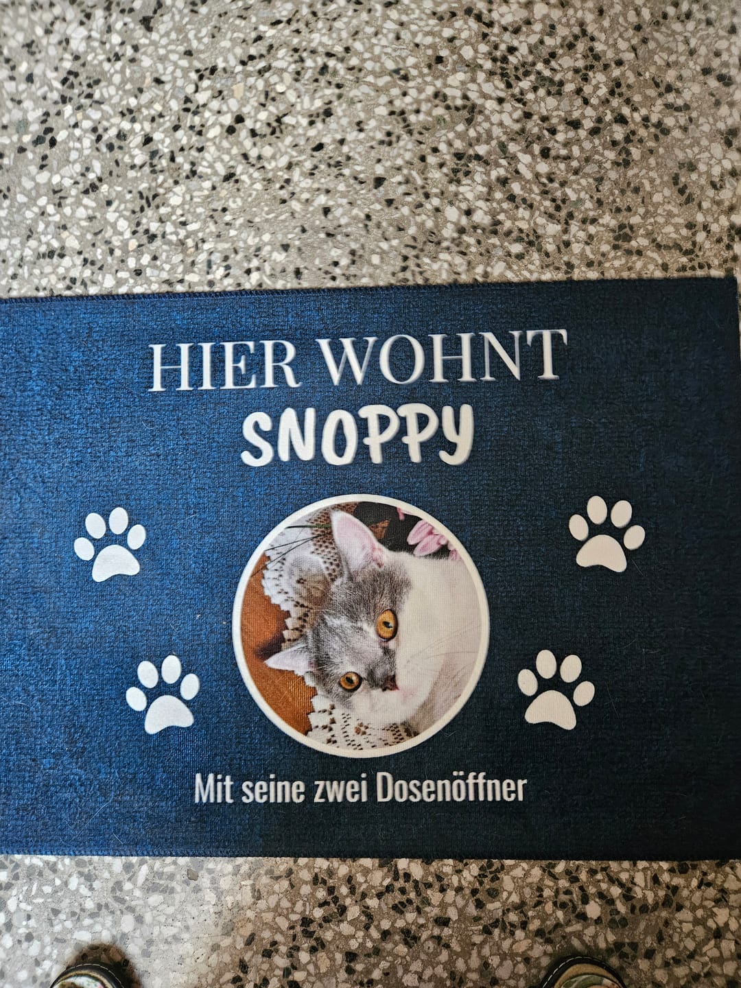 Customer photo review of Hier wohnt - Individuelle Haustier Fußmatte